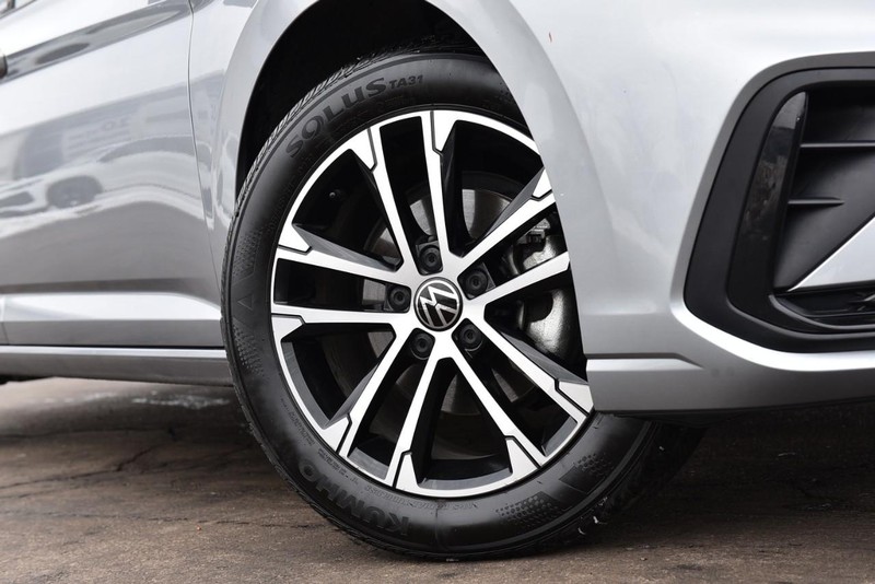 Volkswagen Jetta Vehicle Image 03