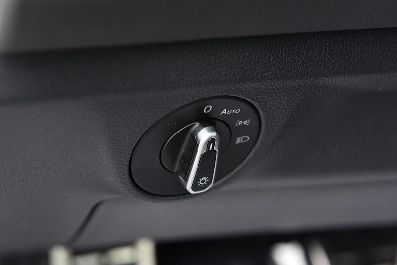 Volkswagen Jetta Vehicle Image 12