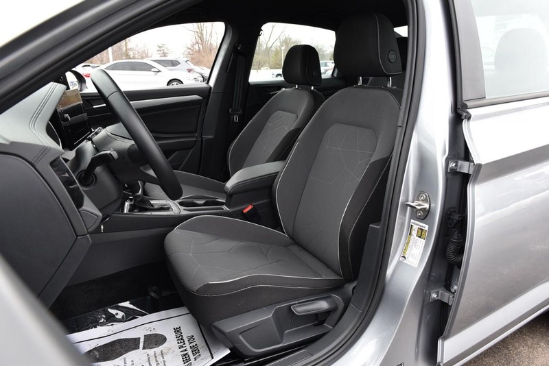 Volkswagen Jetta Vehicle Image 20