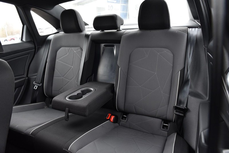 Volkswagen Jetta Vehicle Image 22