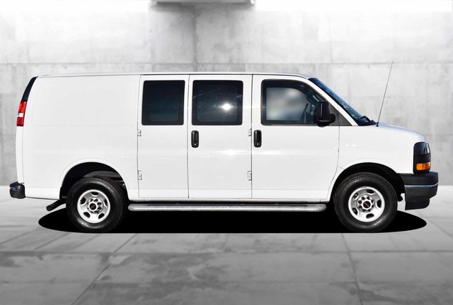 GMC Savana Cargo Van Vehicle Image 05