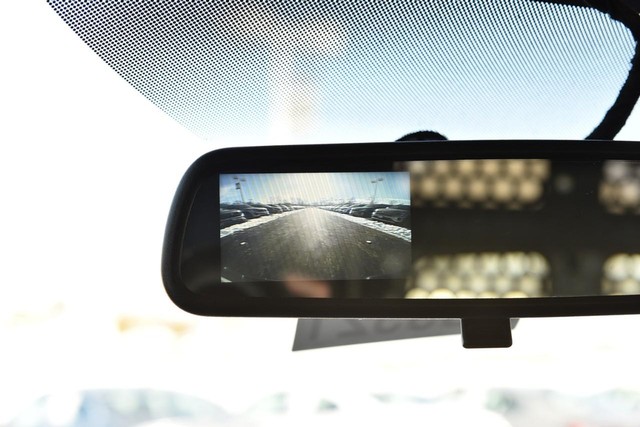 GMC Savana Cargo Van Vehicle Image 12