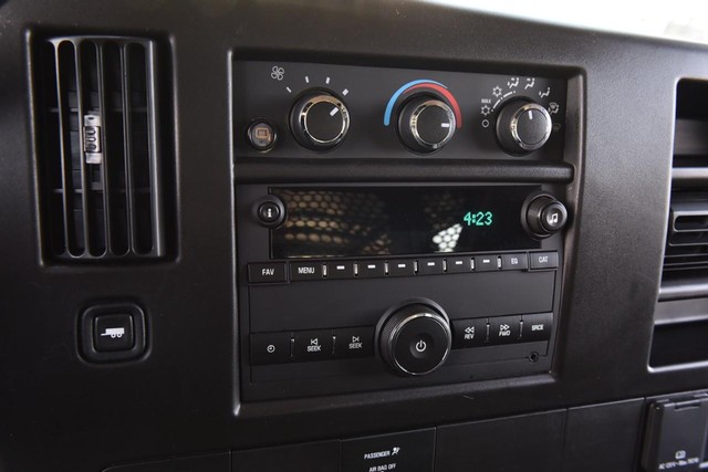 GMC Savana Cargo Van Vehicle Image 13