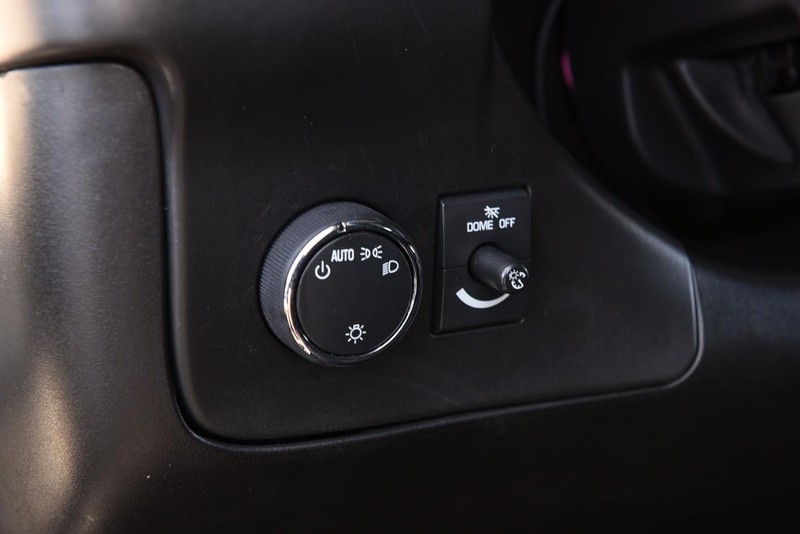 GMC Savana Cargo Van Vehicle Image 10