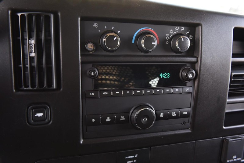 GMC Savana Cargo Van Vehicle Image 13