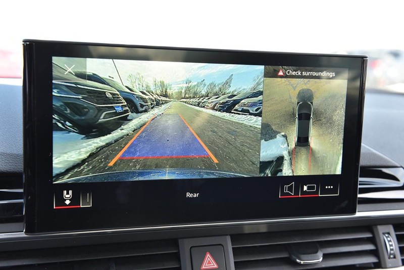 Audi A4 Sedan Vehicle Full-screen Gallery Image 14