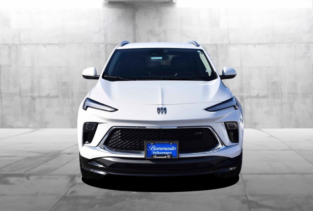 Buick Encore GX Vehicle Full-screen Gallery Image 4