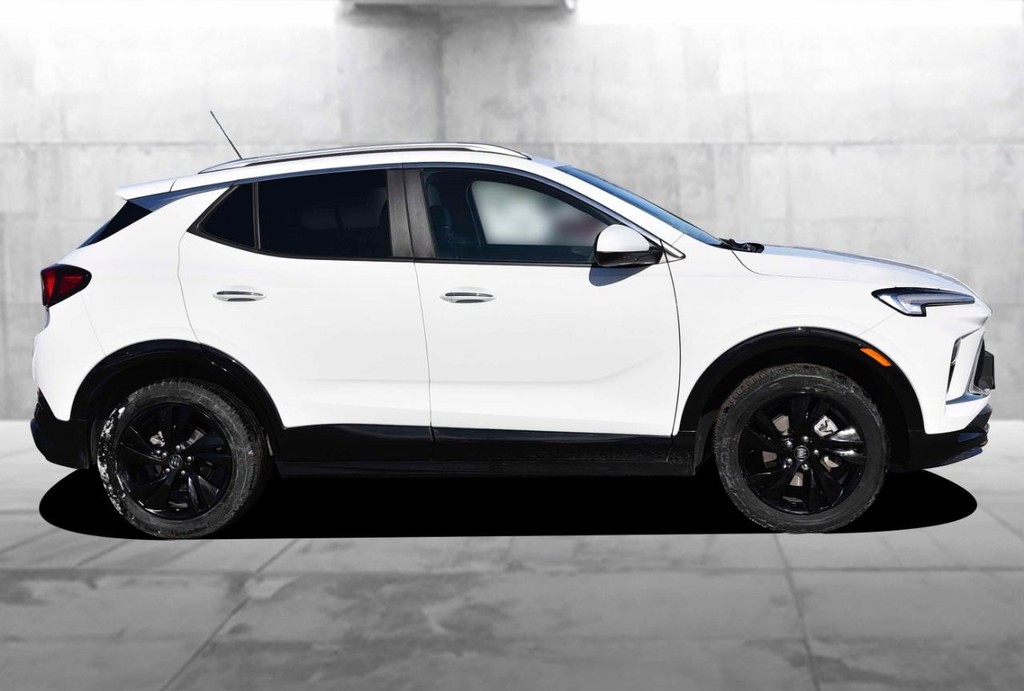 Buick Encore GX Vehicle Full-screen Gallery Image 5