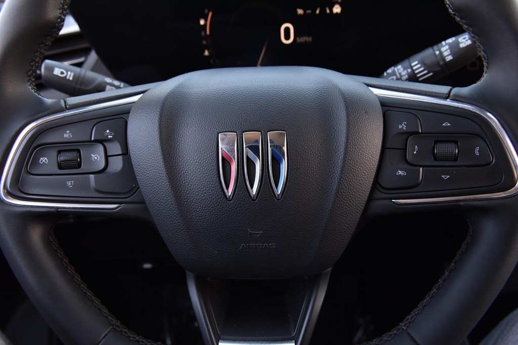 Buick Encore GX Vehicle Full-screen Gallery Image 17