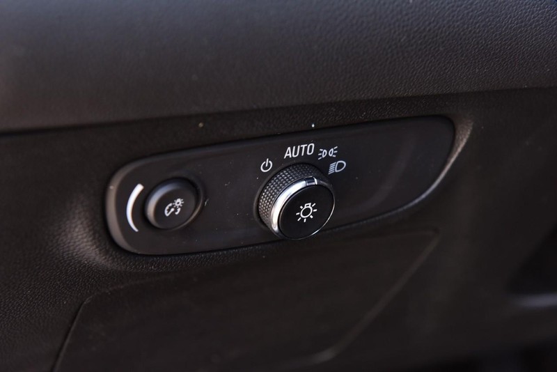 Buick Encore GX Vehicle Full-screen Gallery Image 10