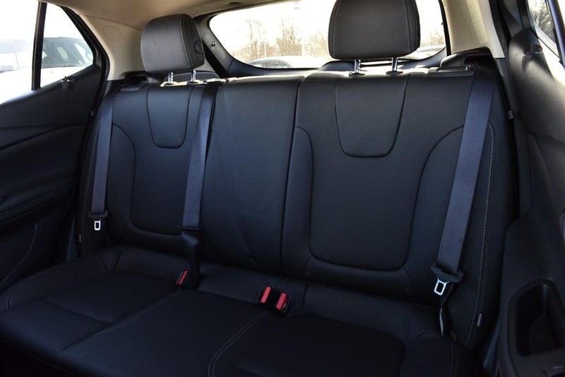 Buick Encore GX Vehicle Full-screen Gallery Image 20