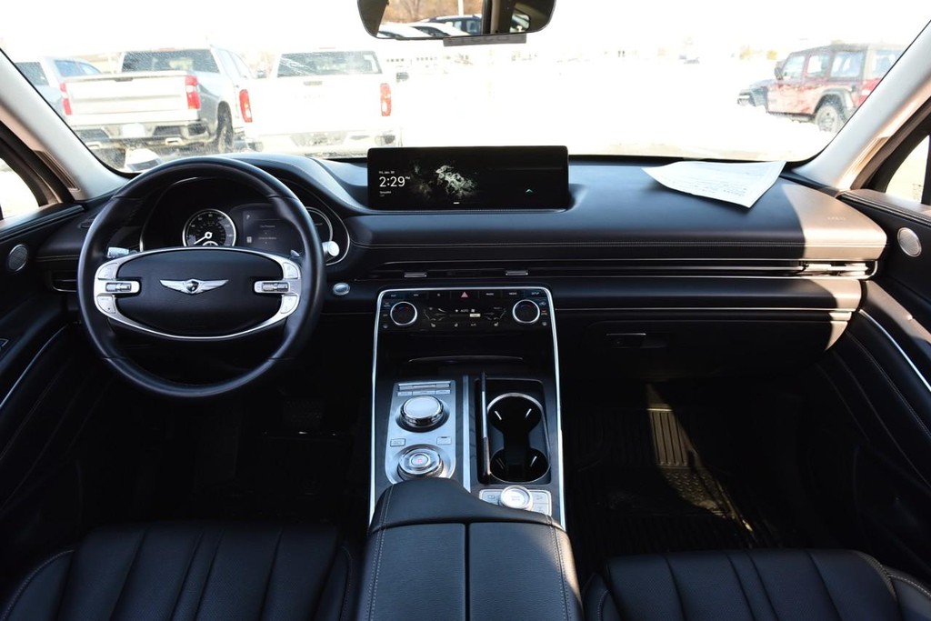 Genesis GV80 Vehicle Full-screen Gallery Image 7