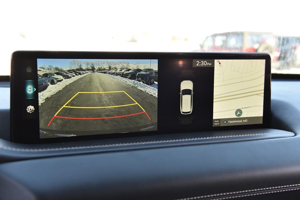 Genesis GV80 Vehicle Full-screen Gallery Image 14