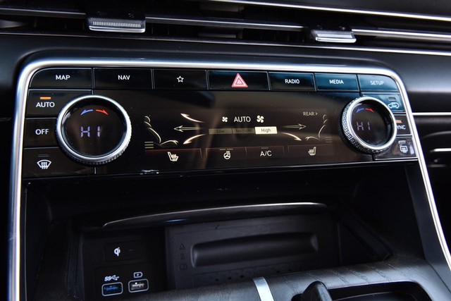 Genesis GV80 Vehicle Image 16