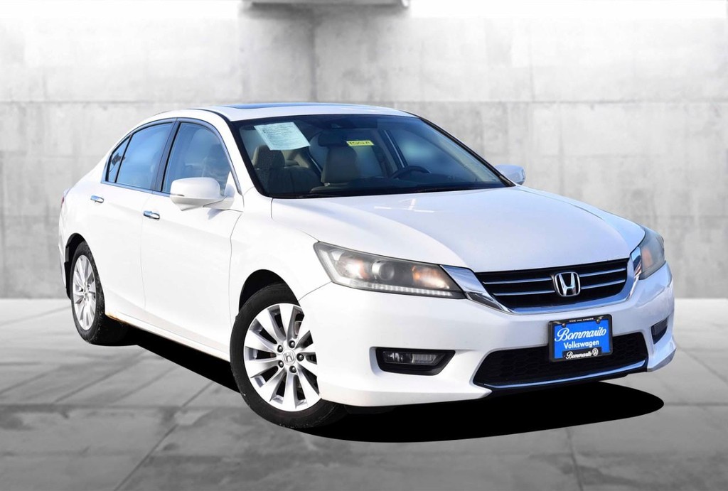 Honda Accord Sedan Vehicle Full-screen Gallery Image 2
