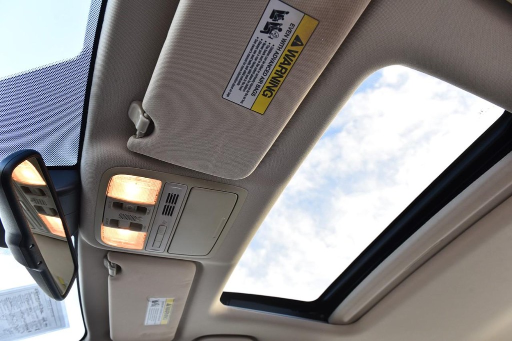 Honda Accord Sedan Vehicle Full-screen Gallery Image 23