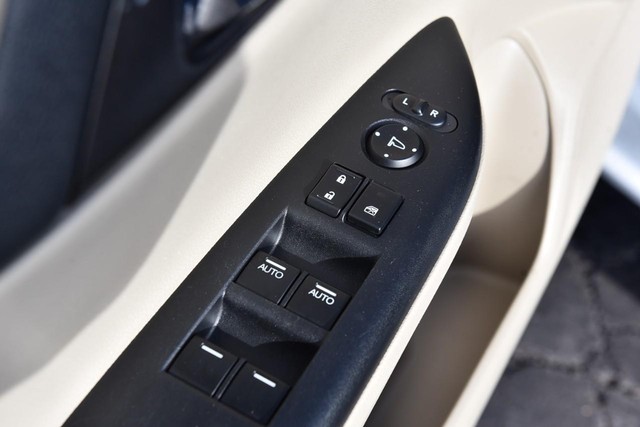 Honda Accord Sedan Vehicle Image 08