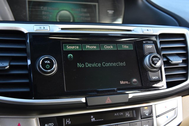 Honda Accord Sedan Vehicle Image 15