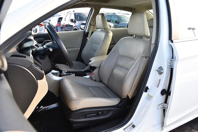 Honda Accord Sedan Vehicle Image 21