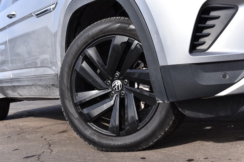 Volkswagen Atlas Cross Sport Vehicle Image 03