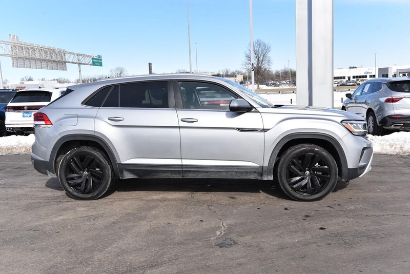 Volkswagen Atlas Cross Sport Vehicle Image 05