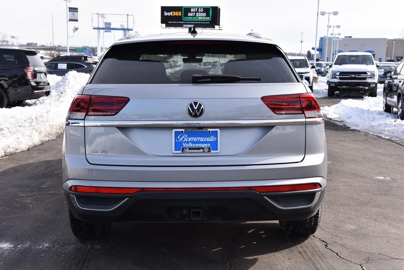 Volkswagen Atlas Cross Sport Vehicle Image 06