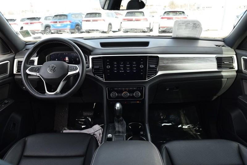 Volkswagen Atlas Cross Sport Vehicle Image 07