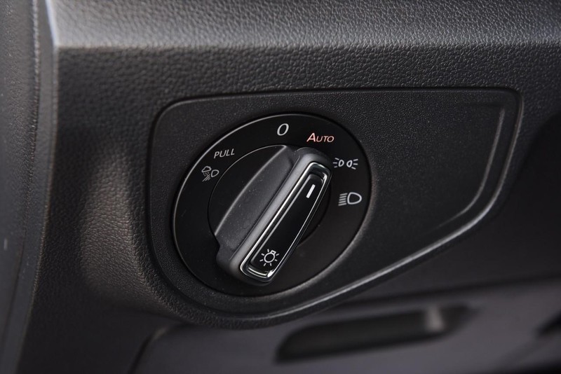 Volkswagen Atlas Cross Sport Vehicle Image 11