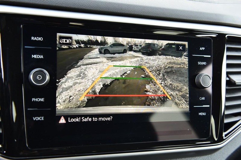 Volkswagen Atlas Cross Sport Vehicle Image 13