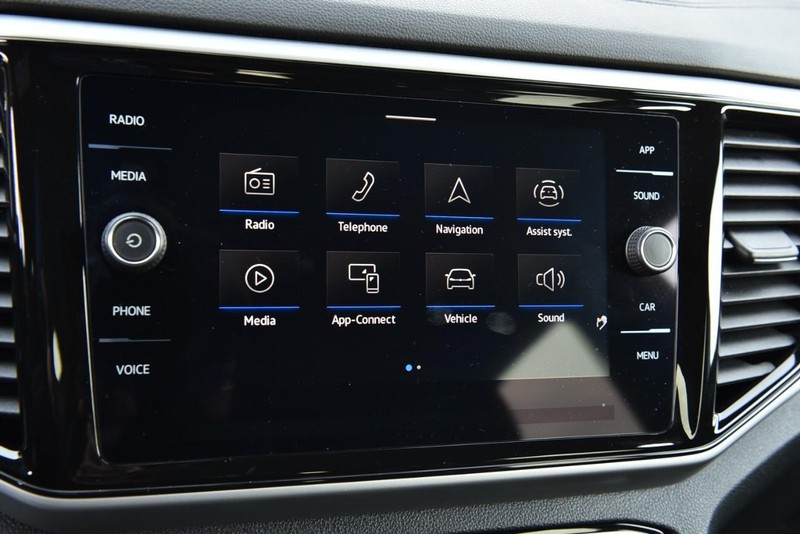 Volkswagen Atlas Cross Sport Vehicle Image 14