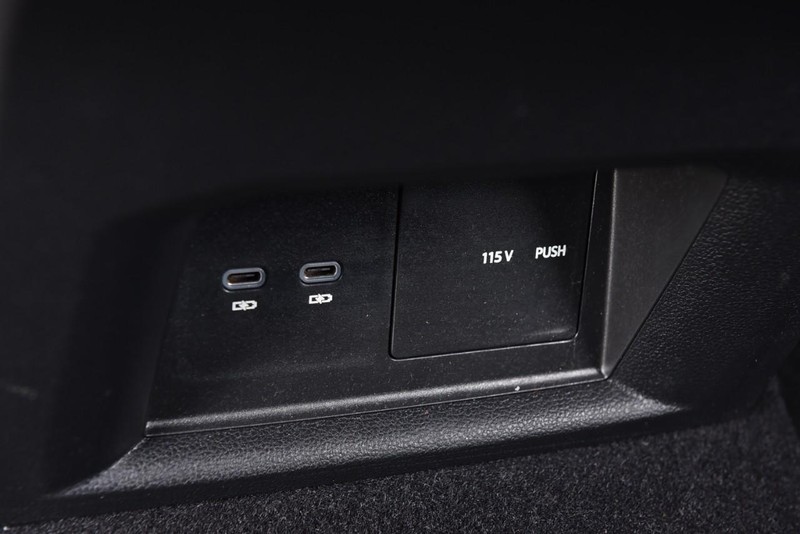 Volkswagen Atlas Cross Sport Vehicle Image 23