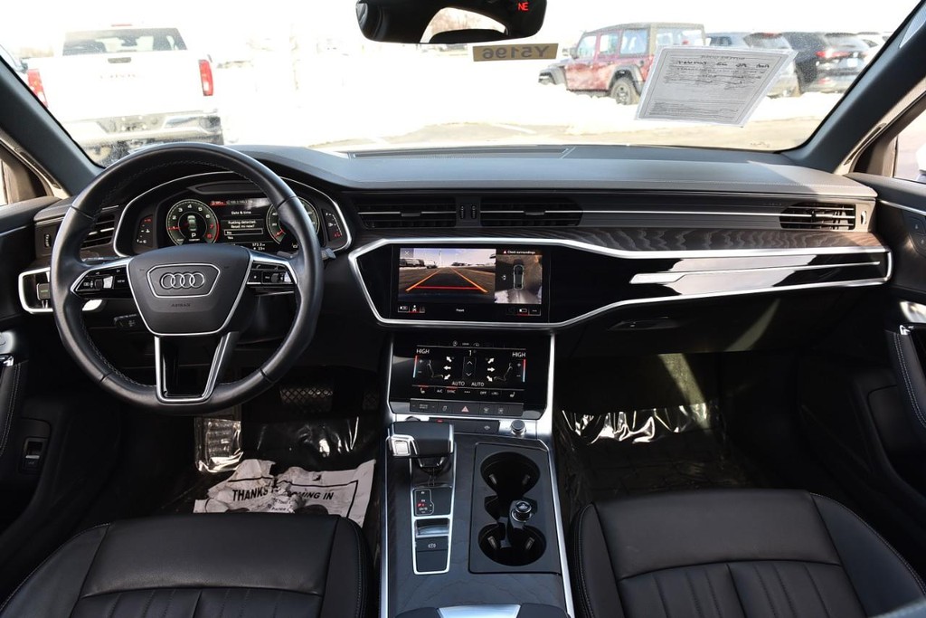 Audi A6 Sedan Vehicle Full-screen Gallery Image 7
