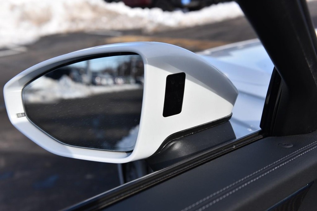 Audi A6 Sedan Vehicle Full-screen Gallery Image 11