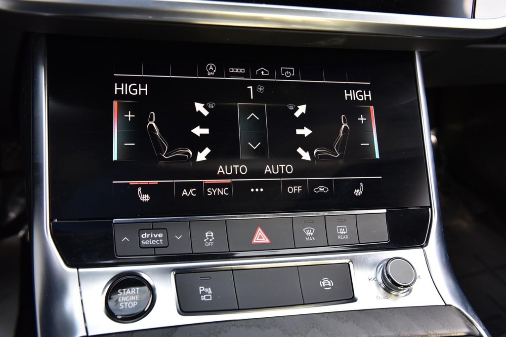 Audi A6 Sedan Vehicle Full-screen Gallery Image 16