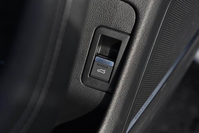 Audi A6 Sedan Vehicle Image 09