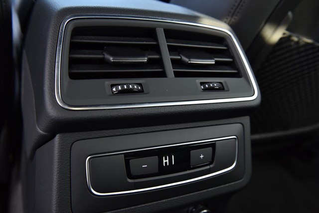 Audi A6 Sedan Vehicle Image 23