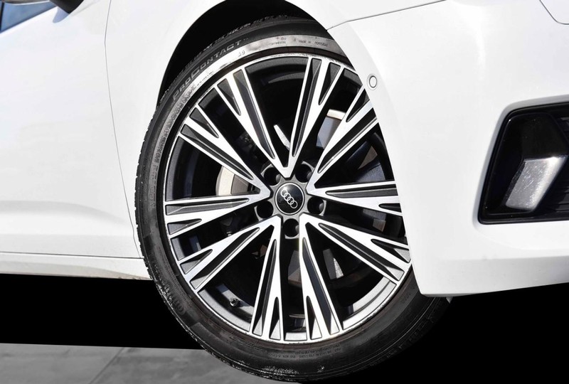 Audi A6 Sedan Vehicle Full-screen Gallery Image 03