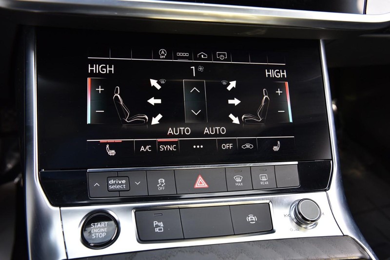 Audi A6 Sedan Vehicle Full-screen Gallery Image 16