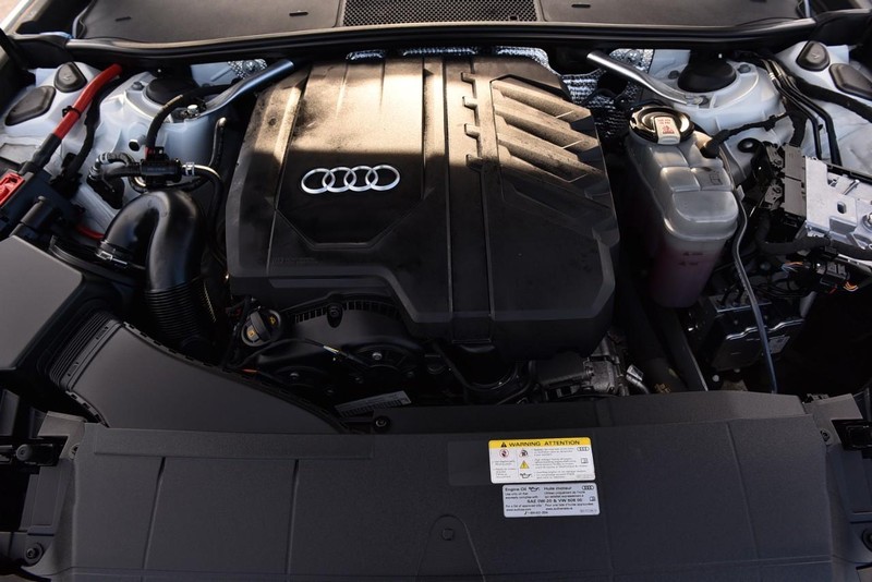 Audi A6 Sedan Vehicle Full-screen Gallery Image 26