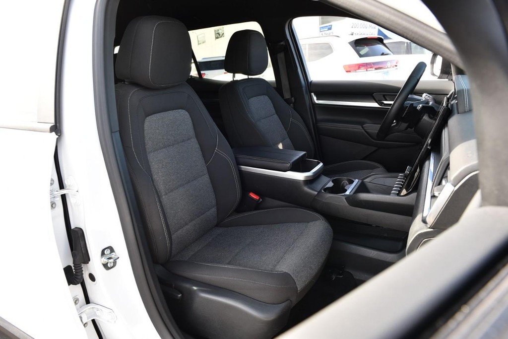 GMC Terrain Vehicle Full-screen Gallery Image 19