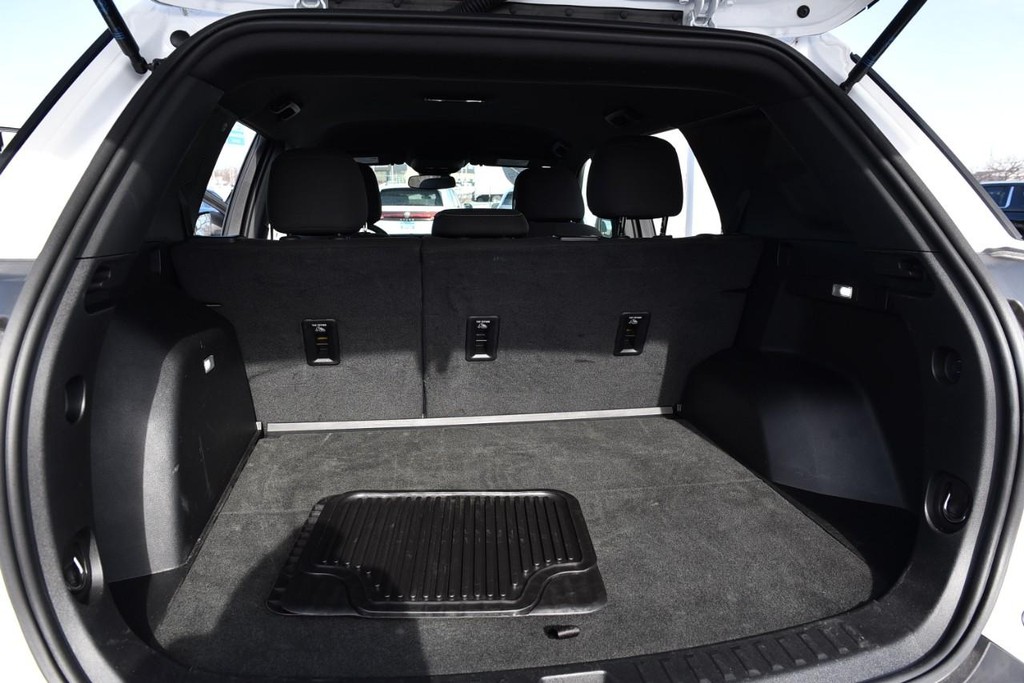 GMC Terrain Vehicle Full-screen Gallery Image 22