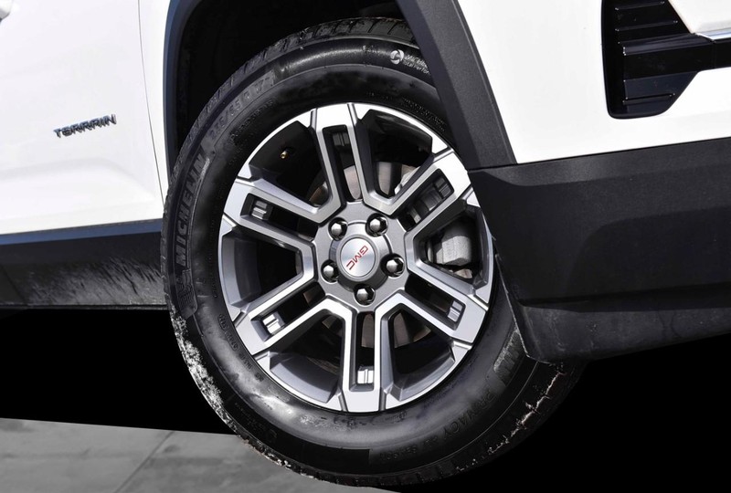 GMC Terrain Vehicle Image 03