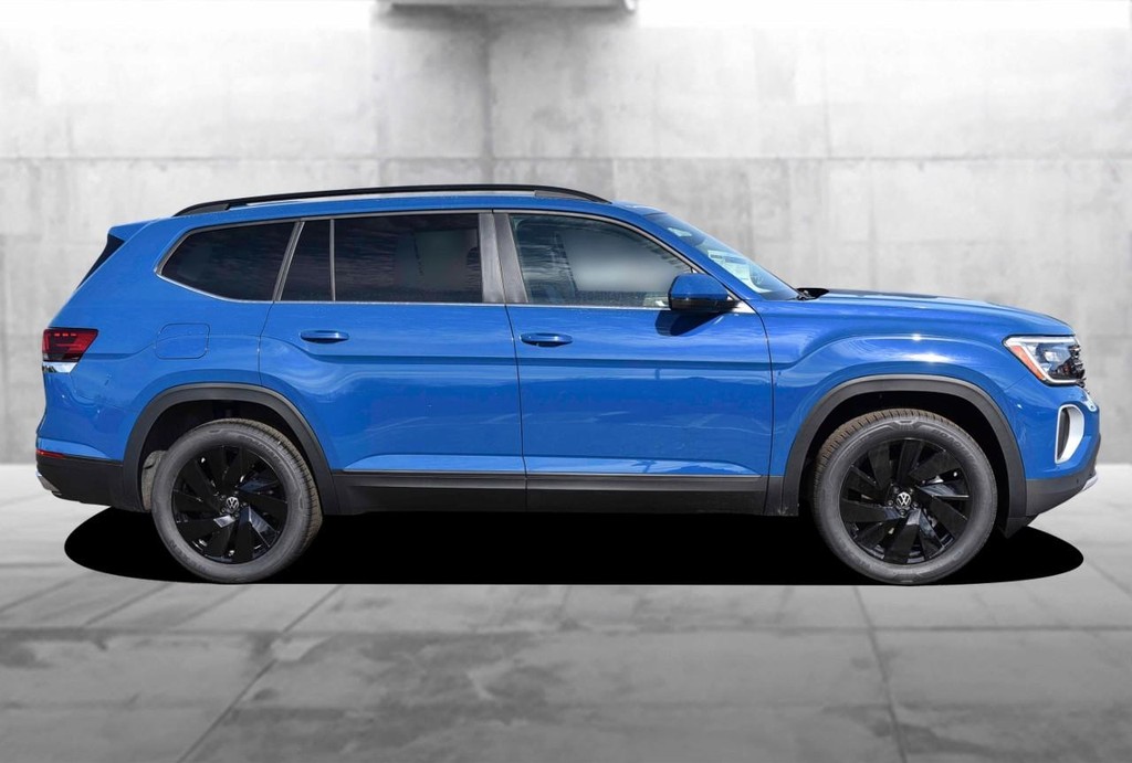 Volkswagen Atlas Vehicle Full-screen Gallery Image 5