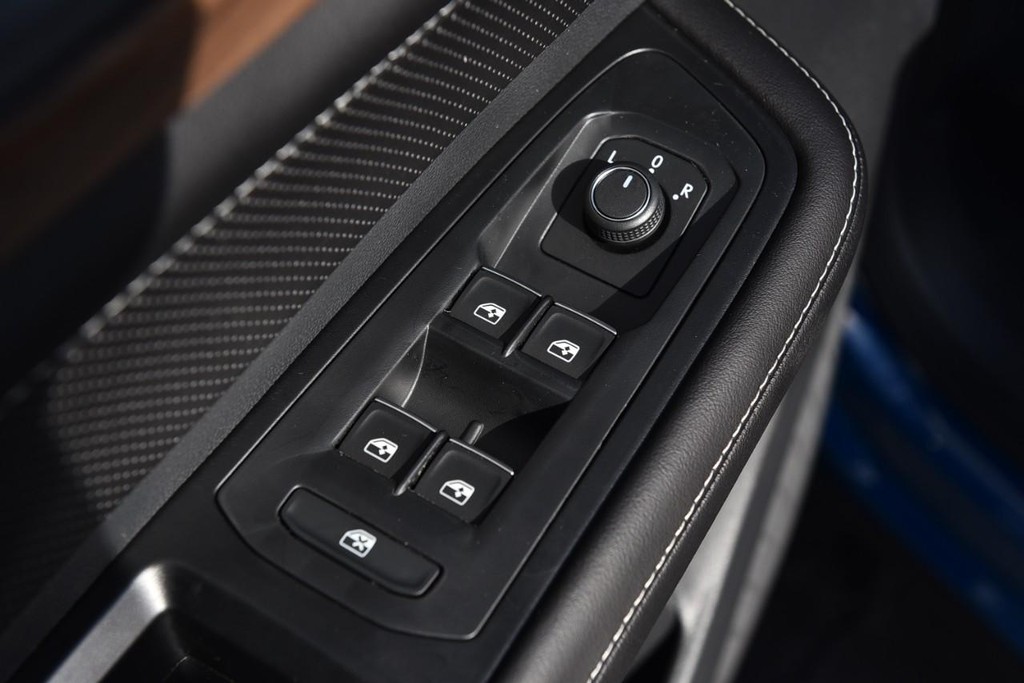 Volkswagen Atlas Vehicle Full-screen Gallery Image 8