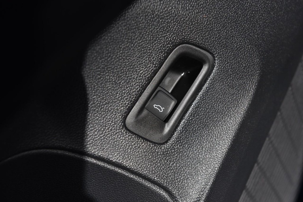 Volkswagen Atlas Vehicle Full-screen Gallery Image 9