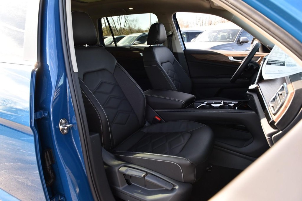 Volkswagen Atlas Vehicle Full-screen Gallery Image 20