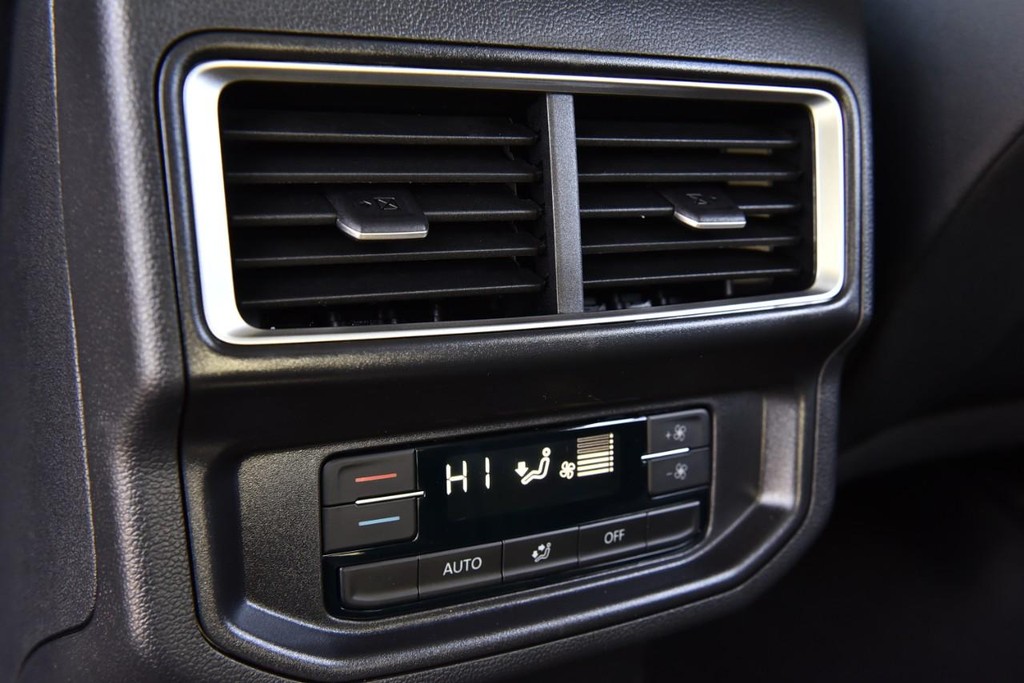 Volkswagen Atlas Vehicle Full-screen Gallery Image 23