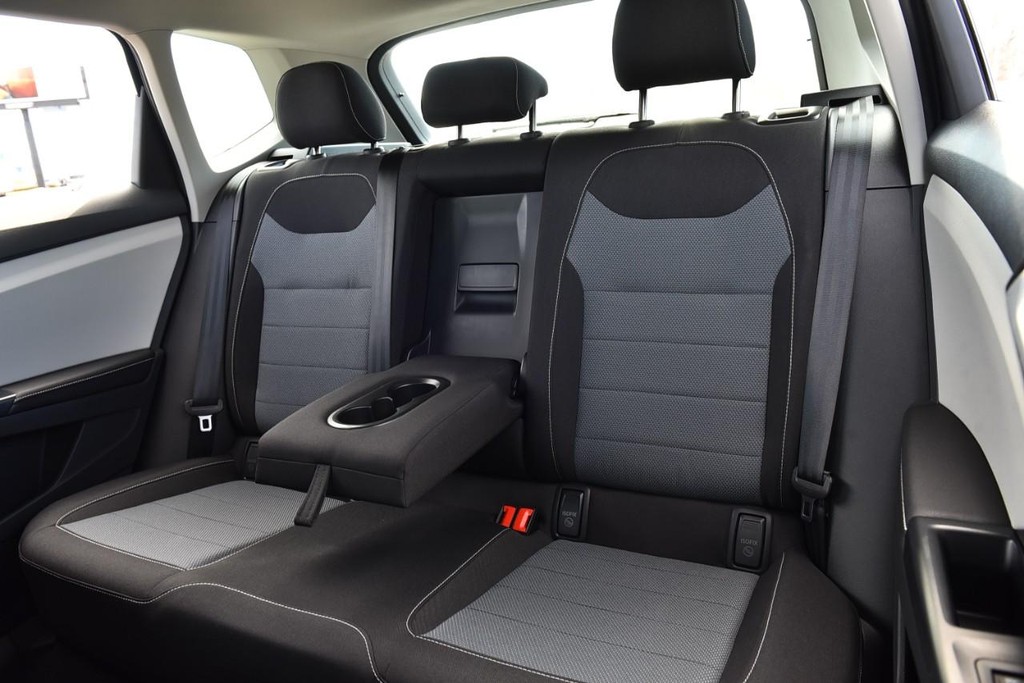 Volkswagen Taos Vehicle Full-screen Gallery Image 21