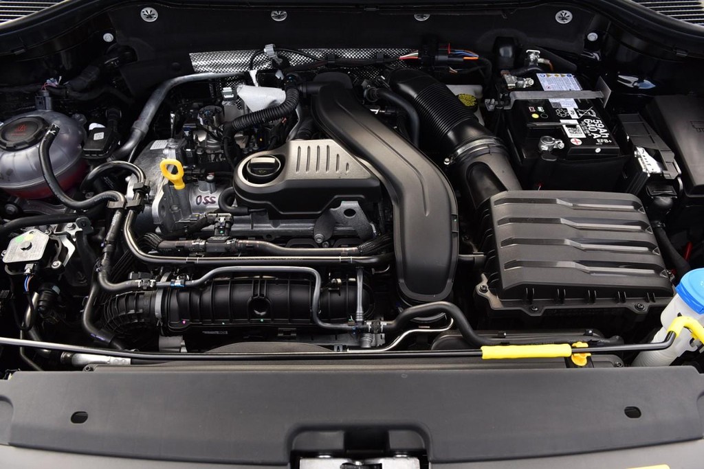 Volkswagen Taos Vehicle Full-screen Gallery Image 23