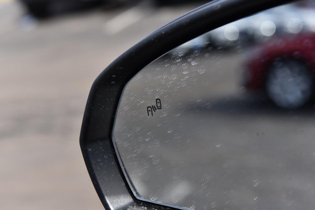 Volkswagen Taos Vehicle Image 09